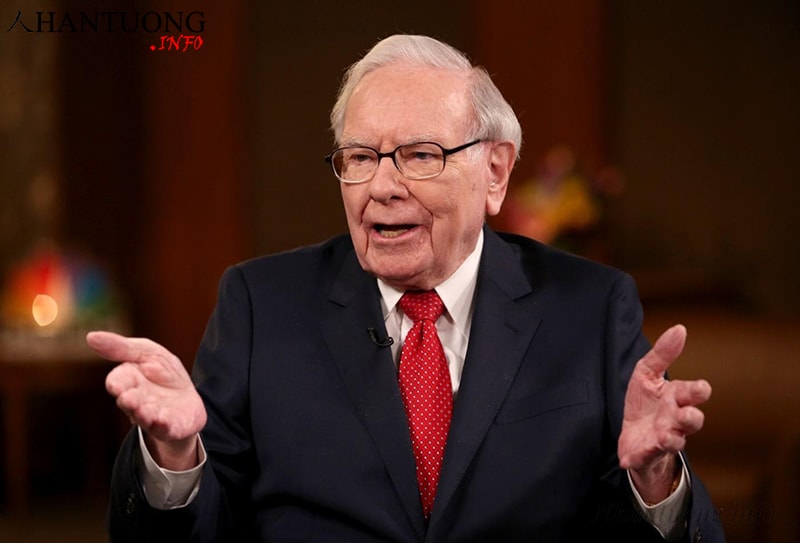 Warren Buffett là một trong những tỷ phú giàu nhất thế giới có quý tướng mặt chữ điền