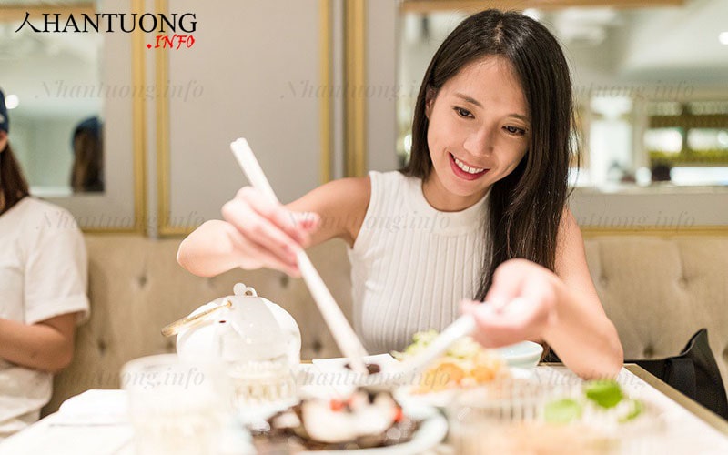 Xem tướng ăn uống của phụ nữ đoán tính cách Xem tướng ăn uống của phụ nữ đoán tính cách